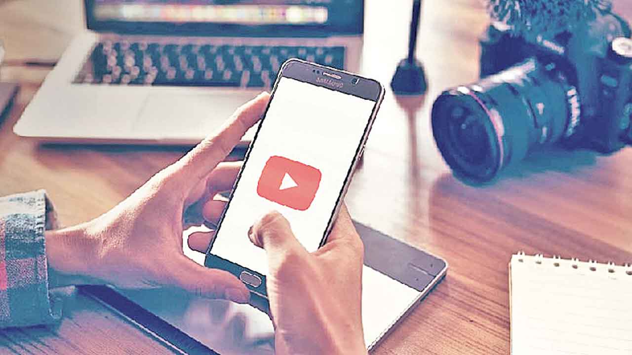 Content Creators | కంటెంట్‌ క్రియేటర్లపై నియంత్రణ!