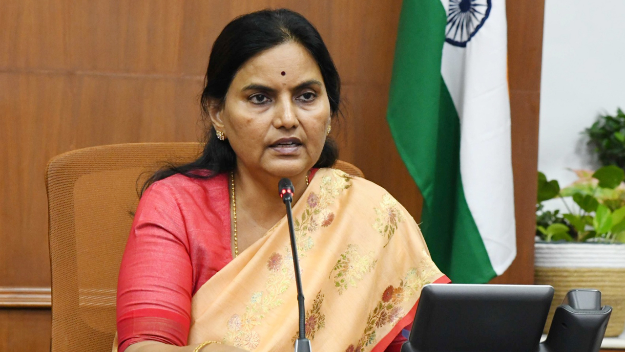 CS Shanti Kumari | గ్రూప్‌-3 పరీక్షలు.. నర్సింగ్‌ కాలేజీల ప్రారంభంపై సీఎస్ సమీక్ష