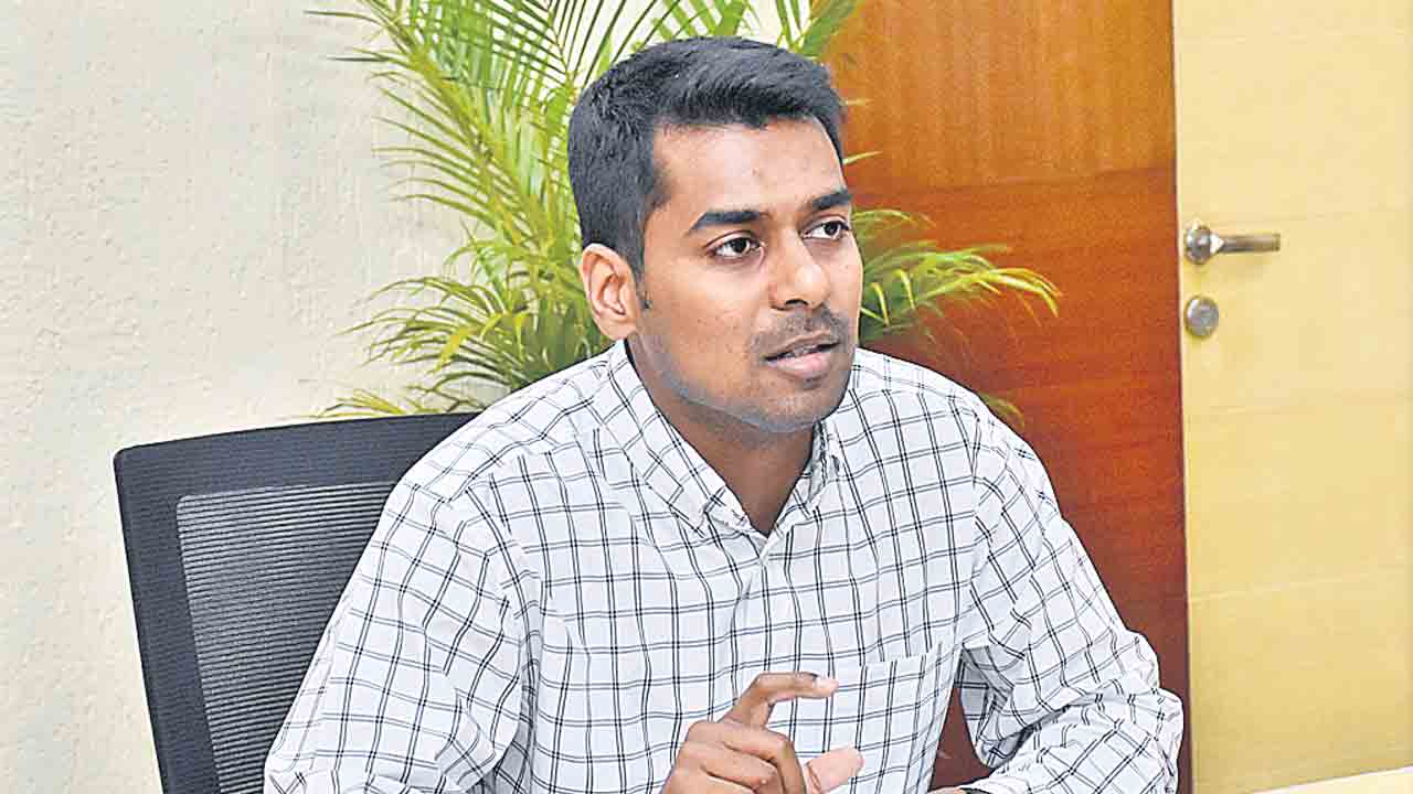 పాఠశాలలకు ముందస్తు సెలవులు ప్రకటించండి