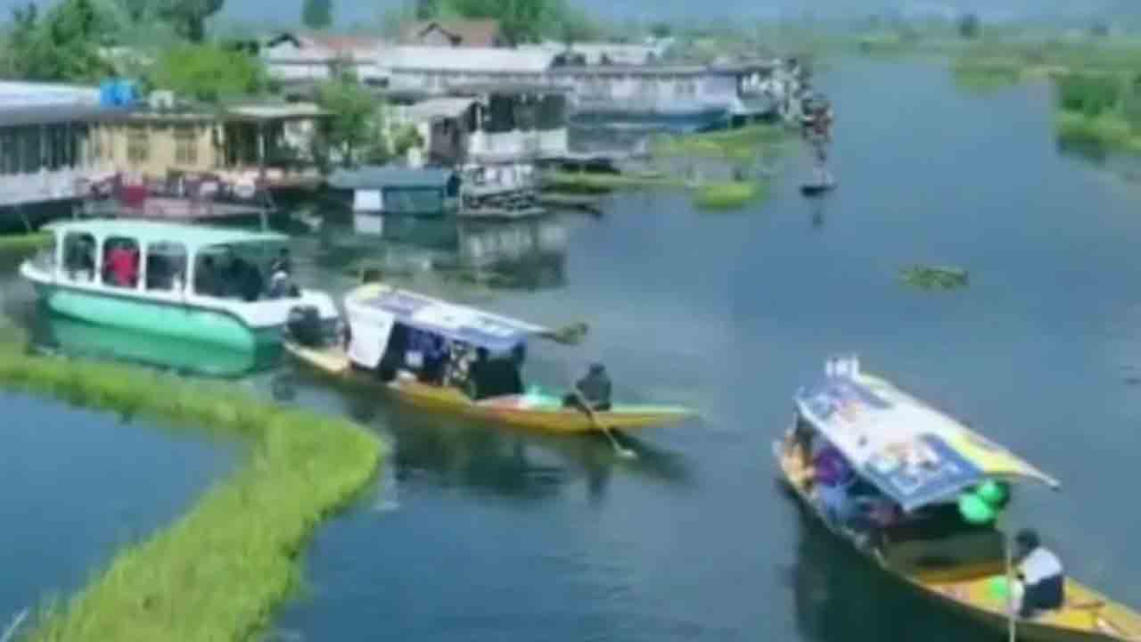 unique polling stations | నియంత్రణ రేఖలో ఒకటి, దాల్‌ సరస్సులో మరొకటి.. జమ్ముకశ్మీర్‌లో మూడు   ప్రత్యేక పోలింగ్‌ కేంద్రాలు