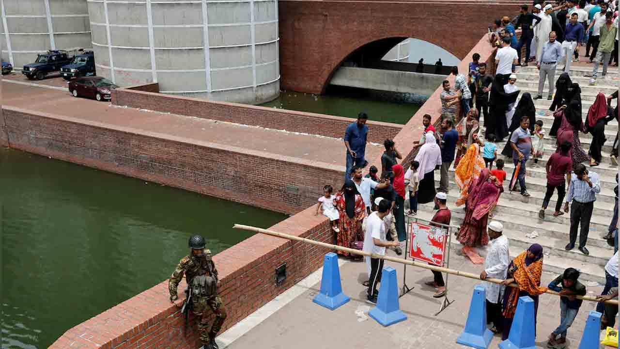 Bangladesh | బంగ్లాదేశ్‌ పార్లమెంట్‌ రద్దు.. త్వరలో సైన్యం నేతృత్వంలోని కొత్త ప్రభుత్వం ఏర్పాటు