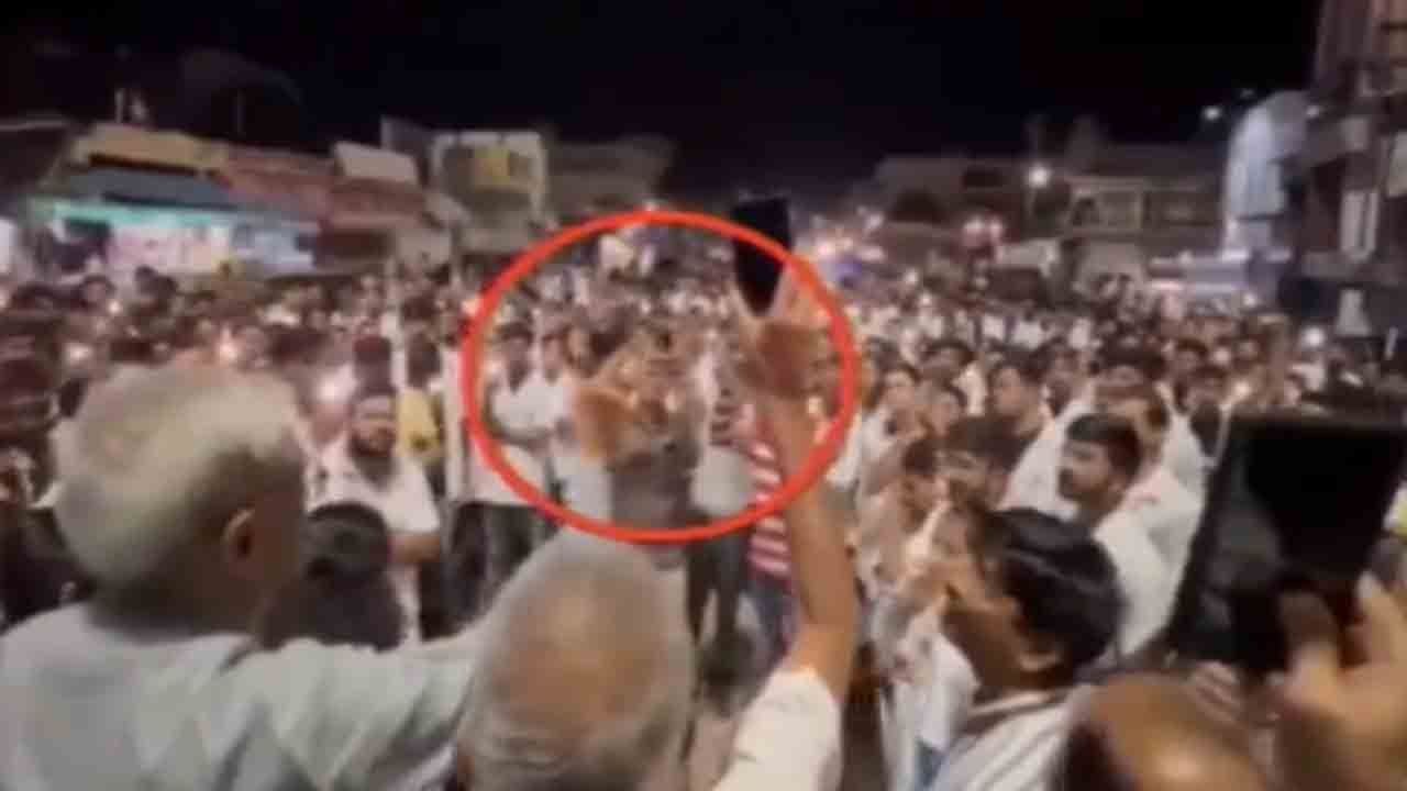 Doctor Waves Gun | నిరసన సందర్భంగా గన్‌ ప్రదర్శించి ఊపిన డాక్టర్‌.. కేసు నమోదు