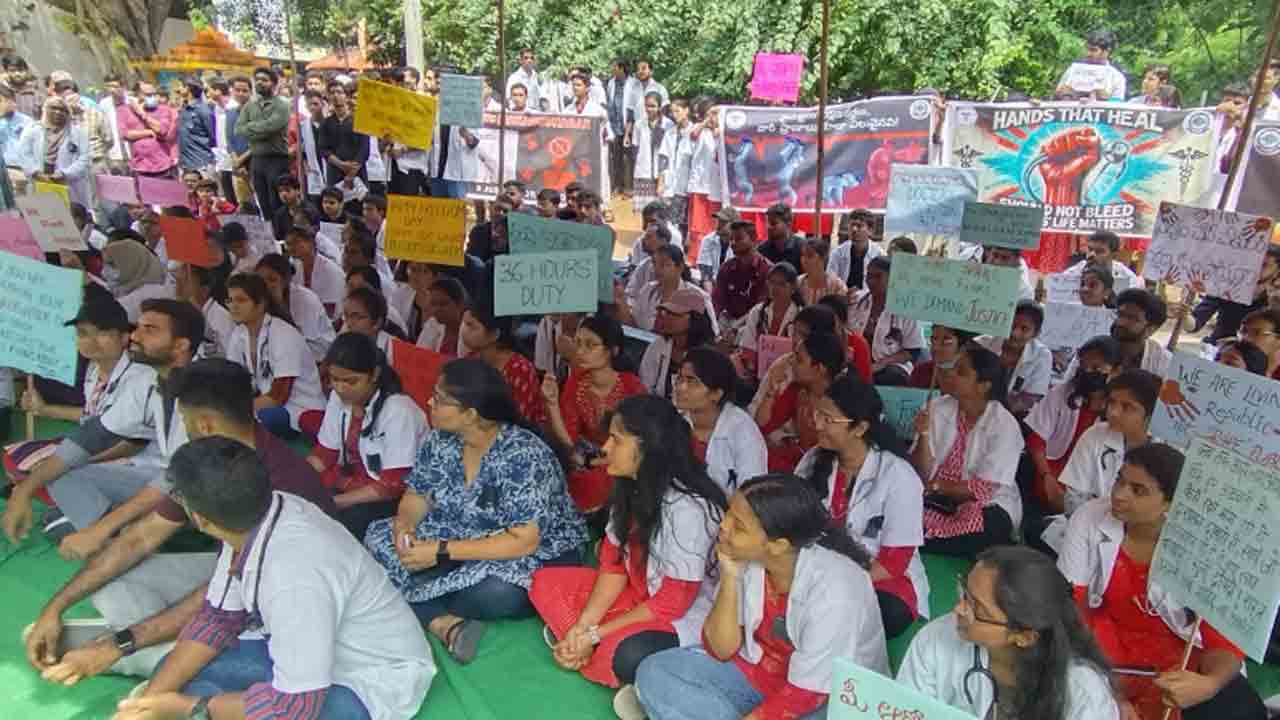 Doctors strike | హత్యాచార ఘటనపై వైద్యుల నిరసన.. దేశ వ్యాప్తంగా నిలిచిన వైద్య సేవలు