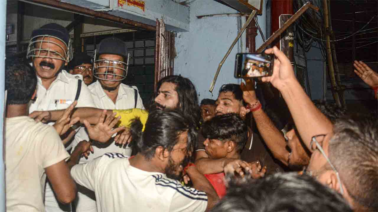 Kolkata | దాడులు జరిగిన ఆరు గంటల్లోగా ఫిర్యాదు నమోదు చేయాలి.. ఆసుపత్రులకు కేంద్రం కీలక ఆదేశాలు