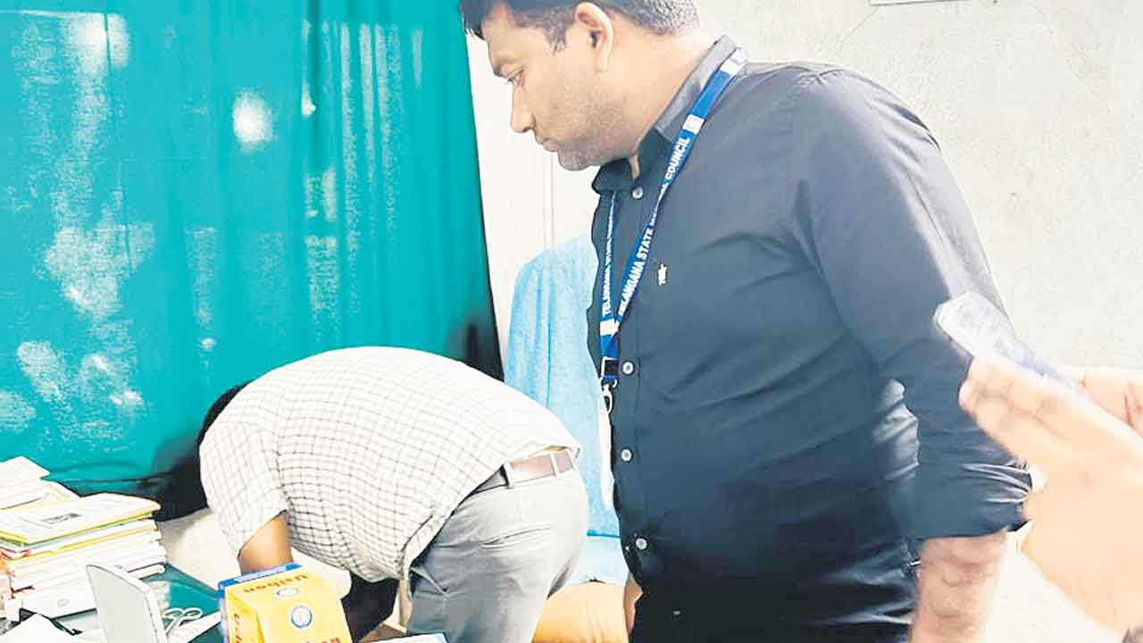 నకిలీ ఆర్‌ఎంపీ, పీఎంపీల ఆటకట్టు