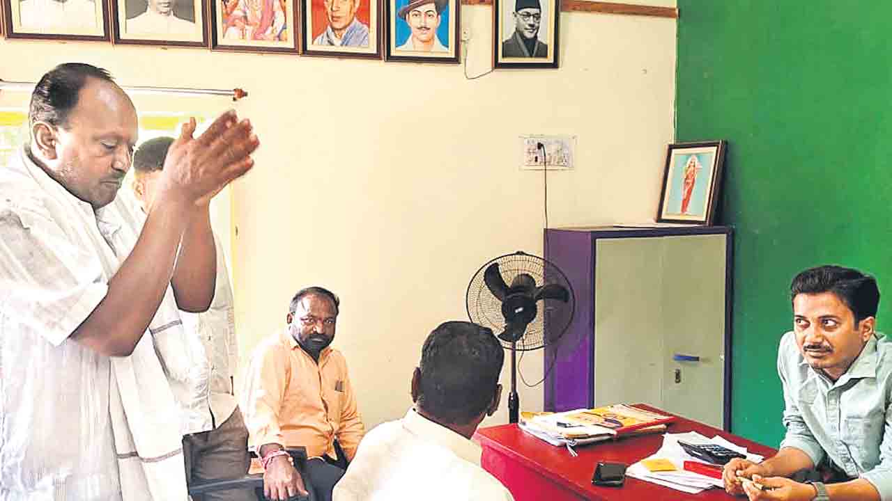 Aadhaar Number | మీకో దండం సారూ.. ఇద్దరు రైతులకు శాపంగా మారిన ఆధార్‌ నెంబర్‌