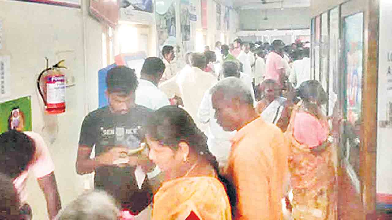 కొర్రీలతో కోతలు..