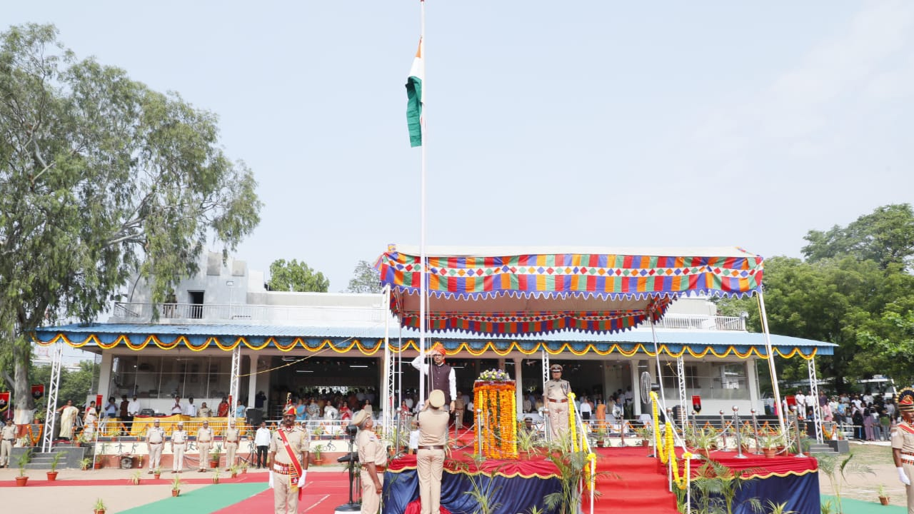 Independence Day | తెలంగాణవ్యాప్తంగా అంబరాన్నింటిన మువ్వన్నెల సంబురాలు..!