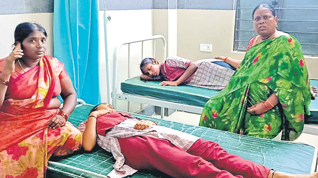 Gurukula Schools | ఫుడ్‌ పాయిజన్‌.. పాముకాట్లు.. బలవన్మరణాలు.. గతి తప్పిన గురుకులాలు