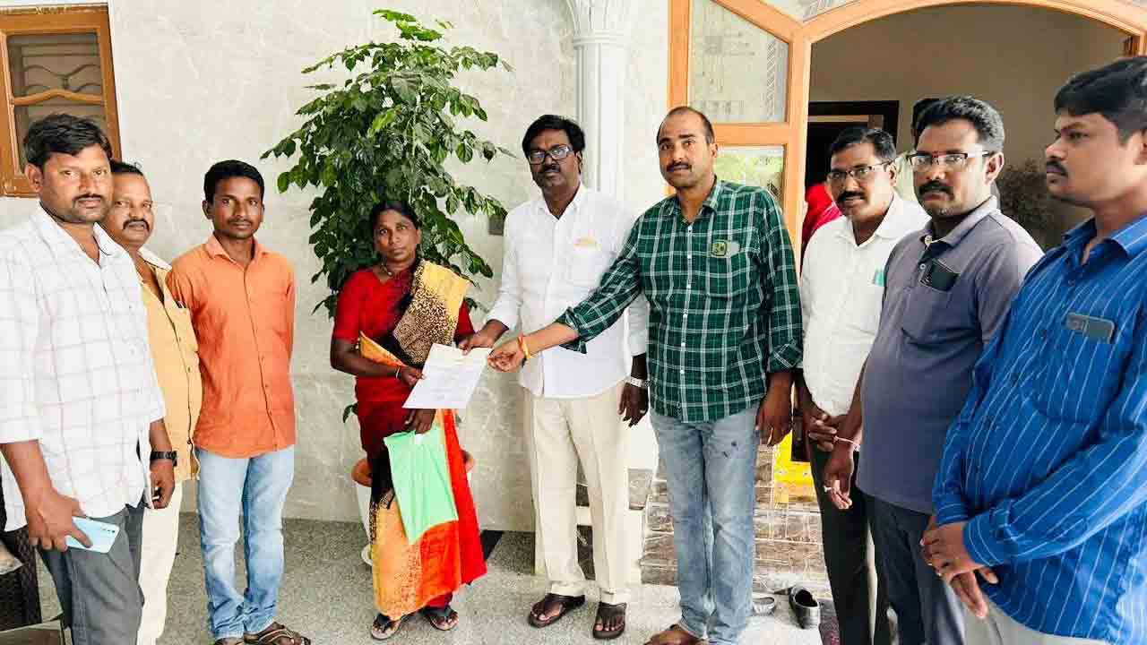 కార్యకర్తలకు అండగా ‘బీఆర్‌ఎస్‌’