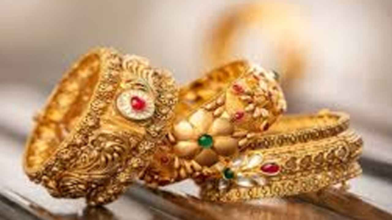 Bank Manager | అసలు స్థానంలో నకిలీ.. తాకట్టు పెట్టిన 25 కిలోల బంగారంతో పరారైన బ్యాంక్‌ మేనేజర్‌