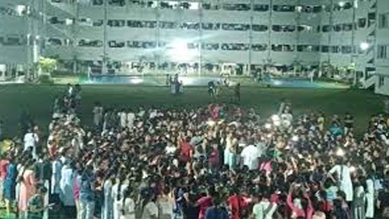 లేడీస్‌ హాస్టల్‌లో సీక్రెట్‌ కెమెరాలు