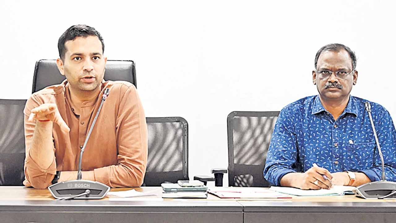 గురుకులాల్లో వసతులు కల్పించాలి