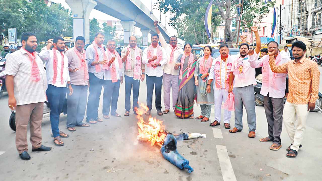 సీఎంగారూ.. ఇదేం సంస్కారం