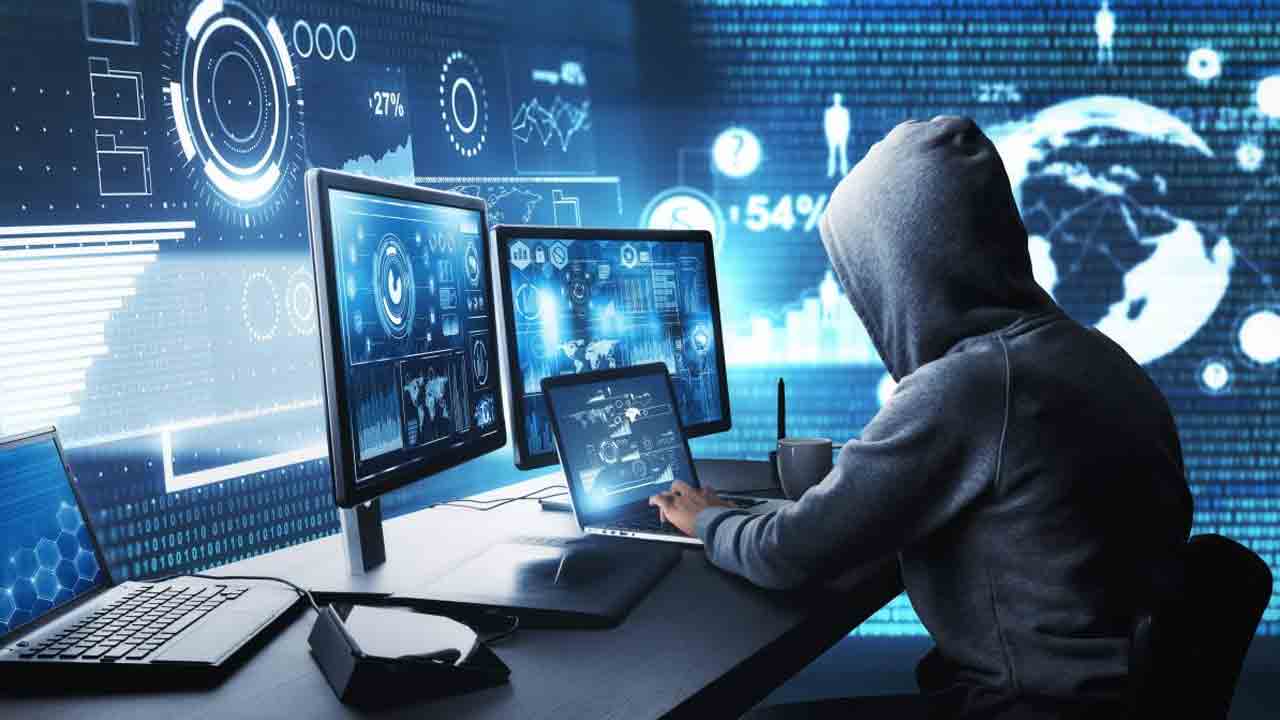 Hacking | హ్యాక్‌ అయిన యాప్‌లు.. ఆలస్యంగా మేల్కొన్న ఐటీ వింగ్‌
