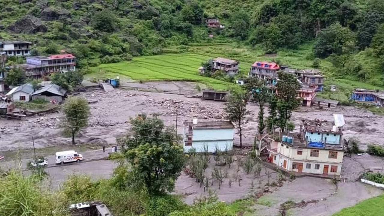 Himachal Cloudburst | హిమాచల్‌ప్రదేశ్‌లో వర్ష బీభత్సం.. పలువురు గల్లంతు..!