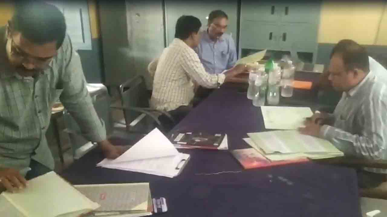 Govt Hostels | కేటీఆర్‌ ప్రకటనతో ప్రభుత్వంలో కదలిక.. హాస్టళ్ల బాటపట్టిన అధికార యంత్రాంగం