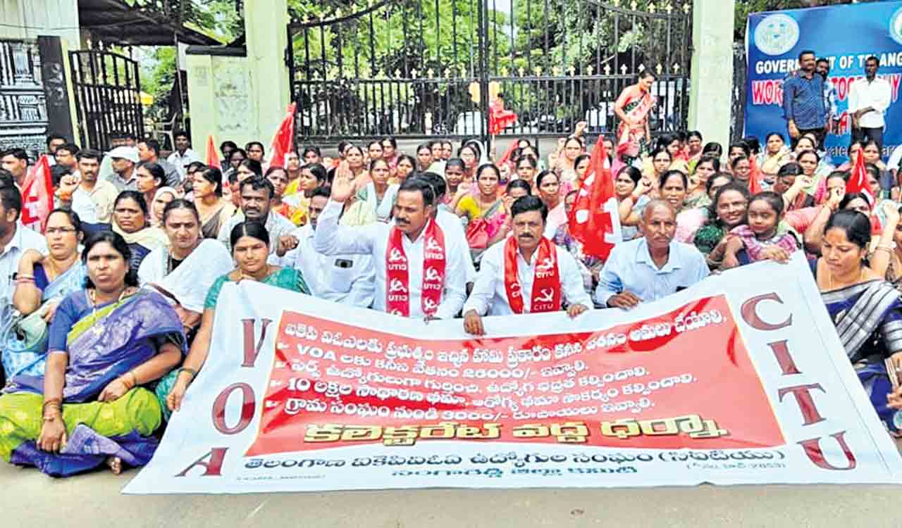 ప్రభుత్వం ఇచ్చిన హామీలు అమలు చేయాలి