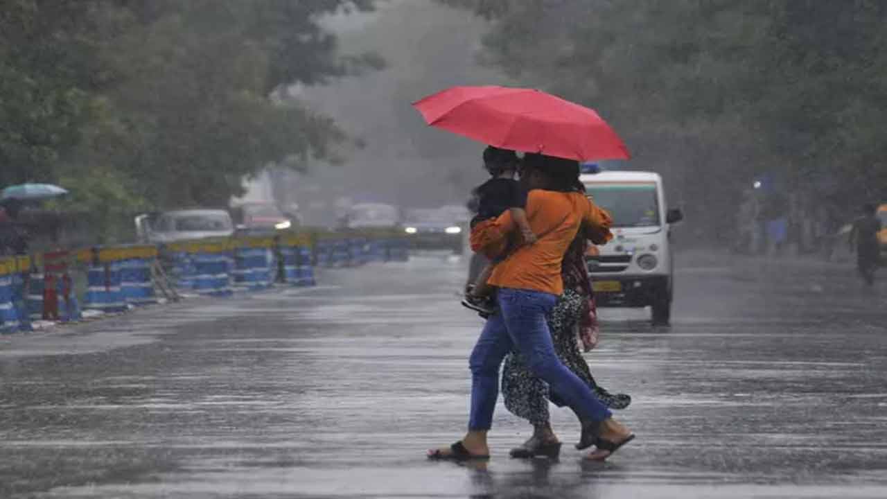 IMD warning | పలు రాష్ట్రాల్లో భారీ నుంచి అతి భారీ వర్షాలు.. హెచ్చరికలు జారీచేసిన ఐఎండీ..!