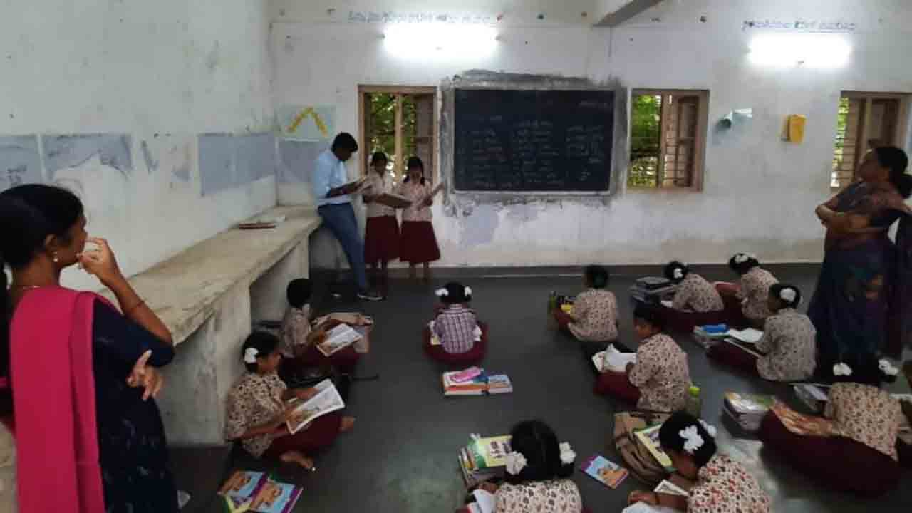 విద్యార్థినులకు అర్థమయ్యే రీతిలో బోధించాలి