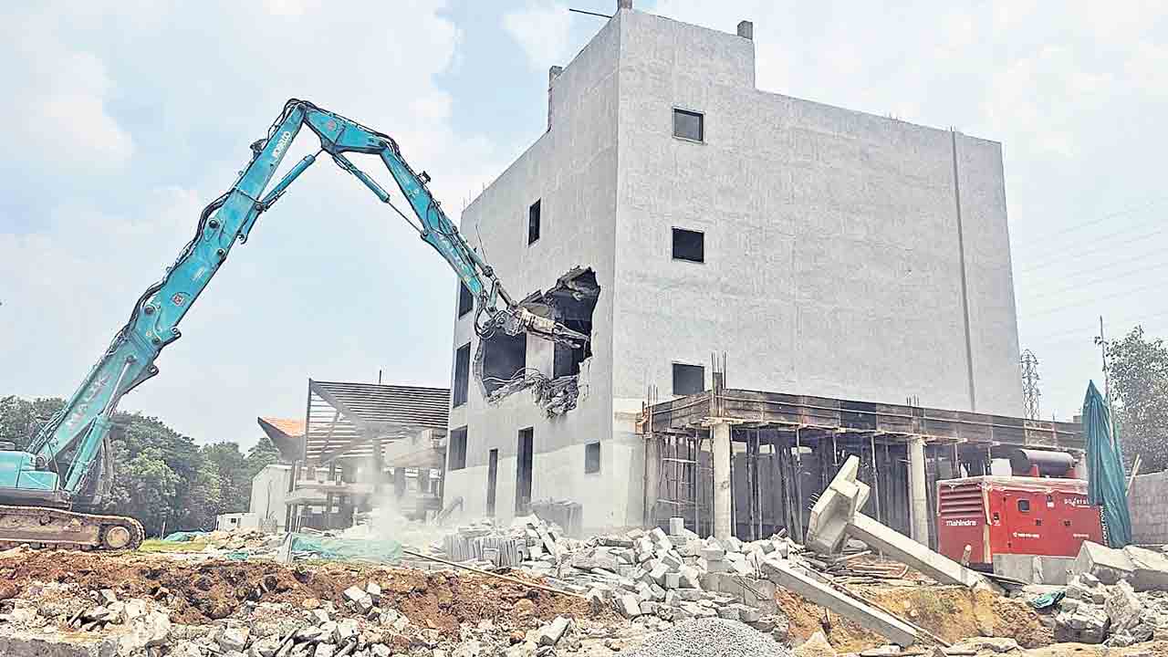 HYDRA | దడ పుట్టిస్తున్న హైడ్రా.. కొనసాగుతున్న ఆక్రమణల కూల్చివేతలు