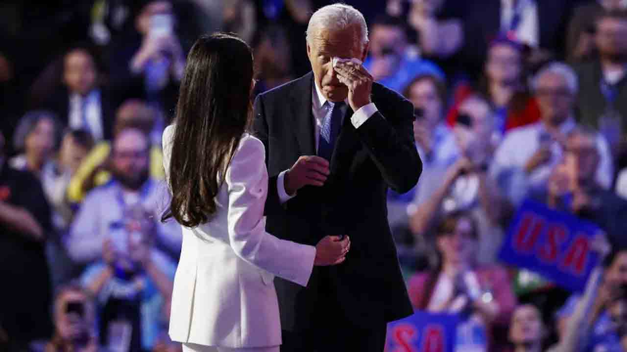 Joe Biden | భావోద్వేగంతో కంటతడి పెట్టుకున్న అమెరికా అధ్యక్షుడు.. పార్టీ సదస్సులో ట్రంప్‌పై విమర్శలు