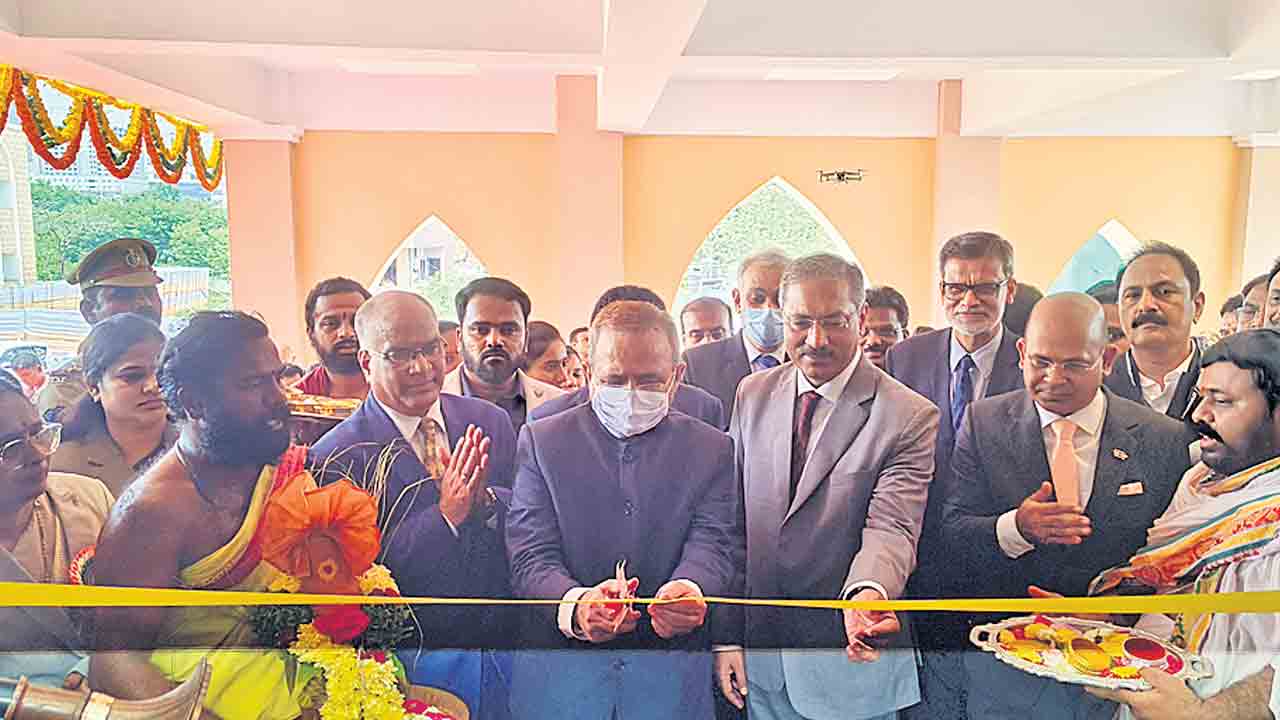 కొత్త చట్టాలపై ప్రజలకు అవగాహన కల్పించాలి