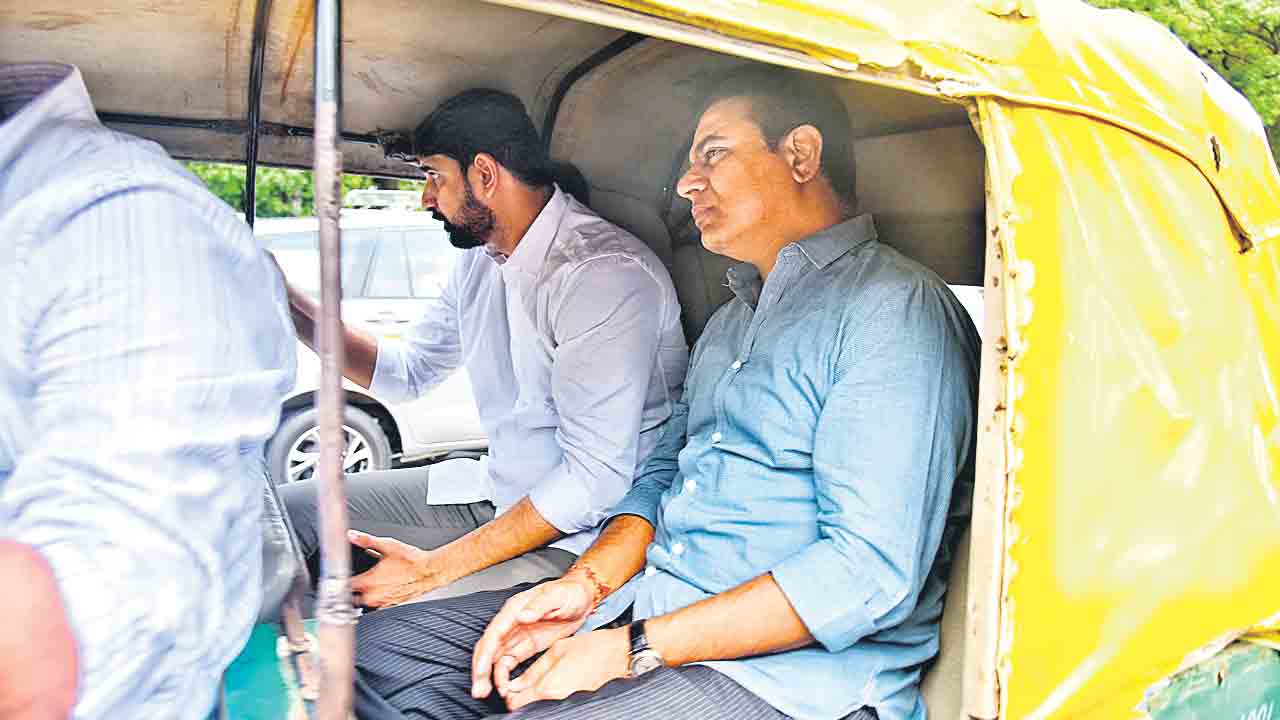 బండివి చౌకబారు ప్రేలాపనలు