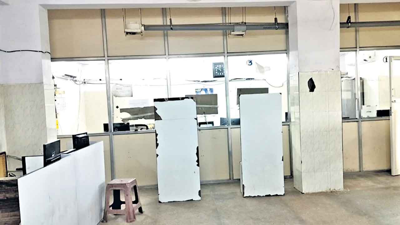 12 గంటలపాటు కొనసాగిన ఏసీబీ తనిఖీలు