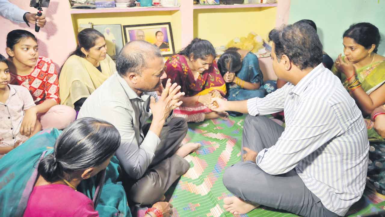 విద్యార్థుల సంరక్షణ బాధ్యత ప్రభుత్వానిదే