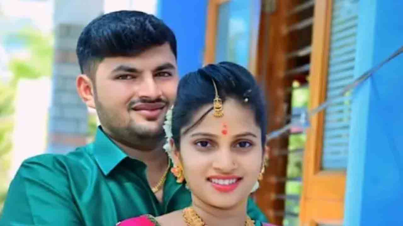 Couple found dead | ఇంట్లో భార్య మృతి, చెరువులో భర్త మృతదేహం.. సూసైడ్గా పోలీసుల   అనుమానం