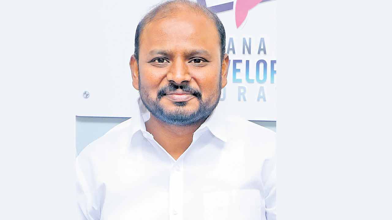 రైతులకు ముఖ్యమంత్రి క్షమాపణ చెప్పాలి