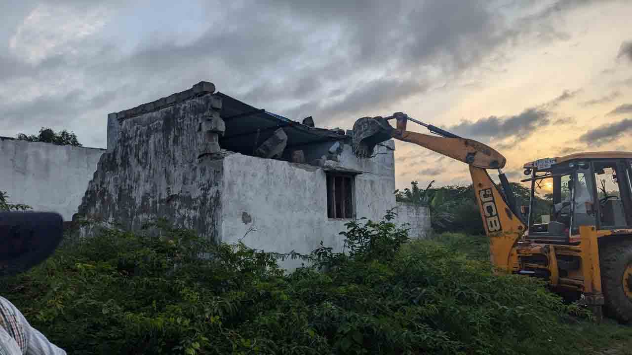 Mahabubnagar | పాలమూరులో హైడ్రా తరహా కూల్చివేతలు..