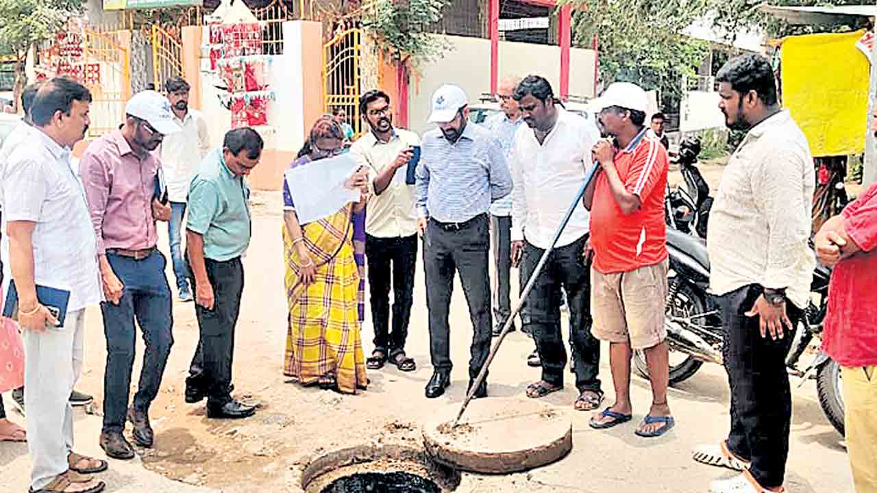 ఎక్కువగా ఫిర్యాదులు సీవరేజీ సమస్యలవే