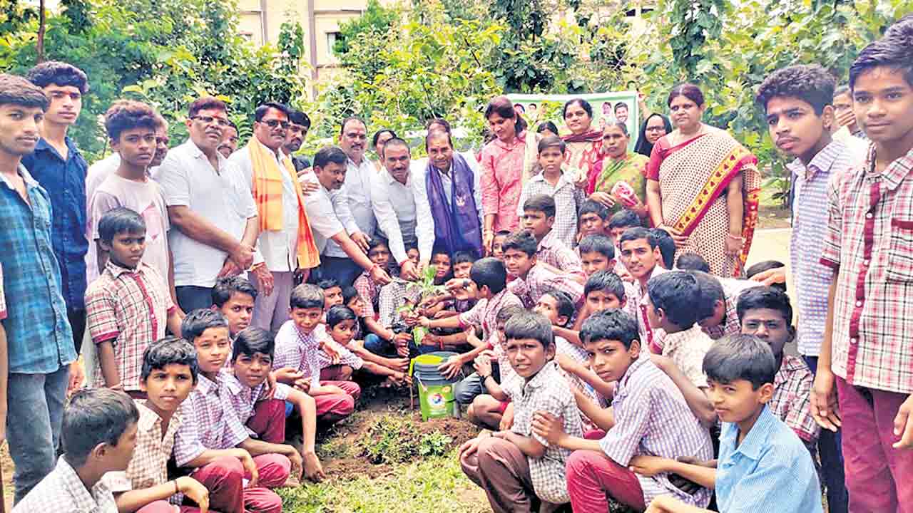 వనమహోత్సవంలో అందరూ పాల్గొనాలి