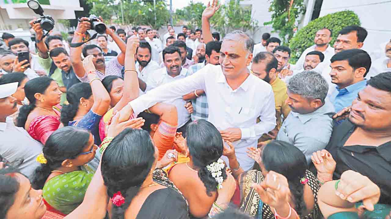 హరీశ్‌రావుకు ఘన స్వాగతం