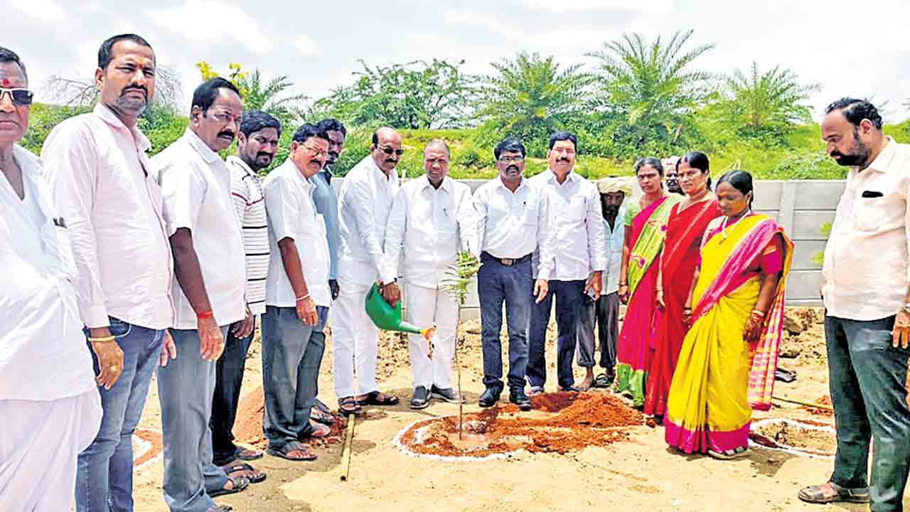 పర్యావరణాన్ని పరిరక్షించాలి