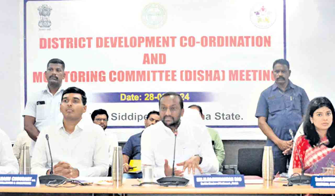 పథకాలను పక్కాగా అమలు చేయాలి