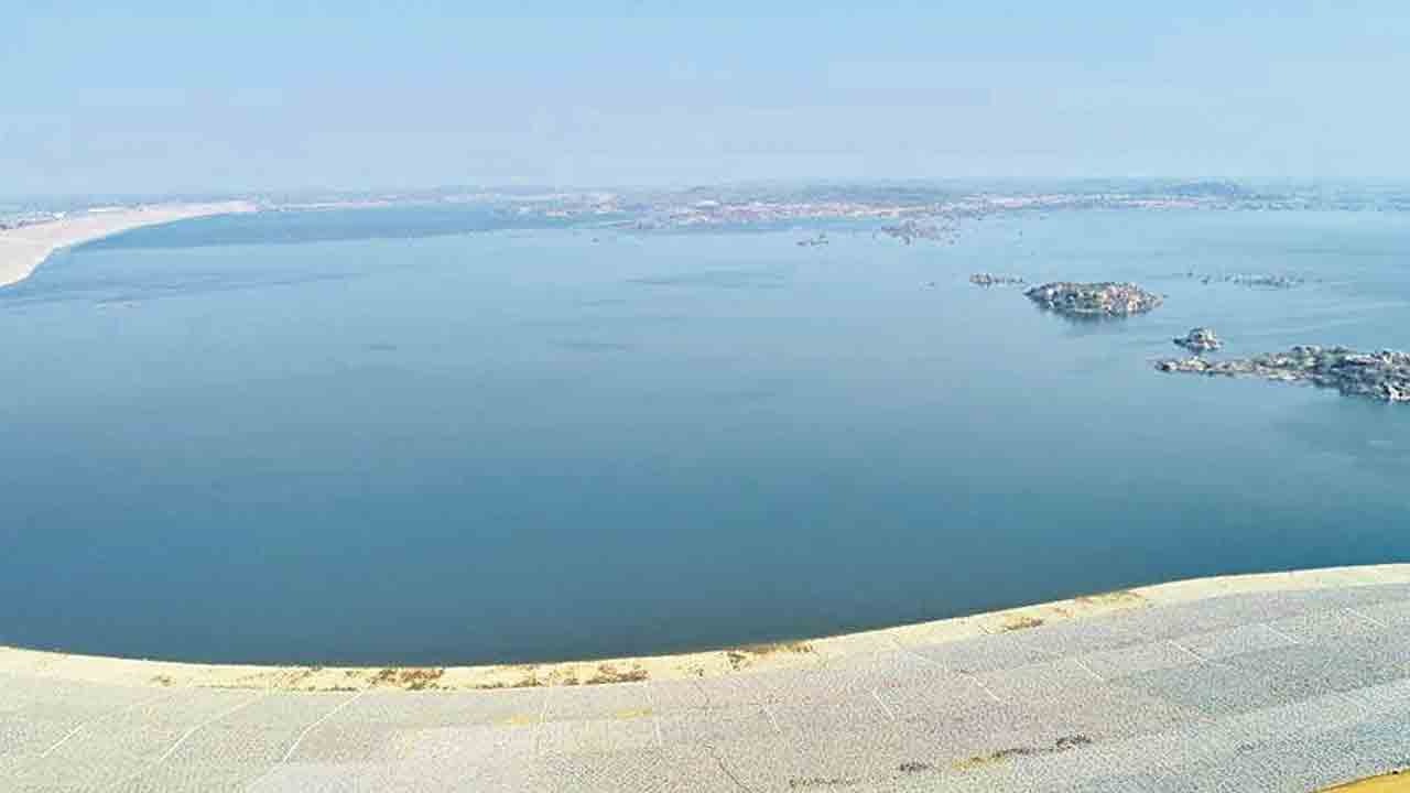 నిలిచిన గోదావరి జలాల ఎత్తిపోతలు