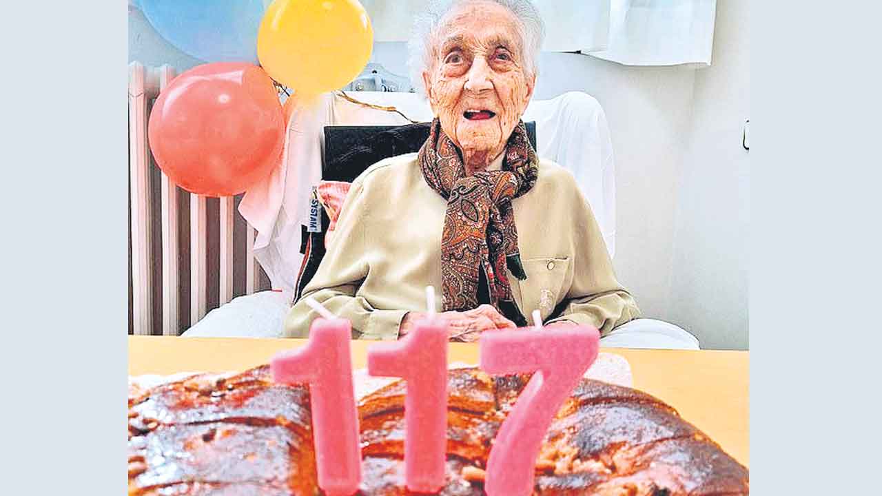 ప్రపంచంలోనే వృద్ధ మహిళ కన్నుమూత