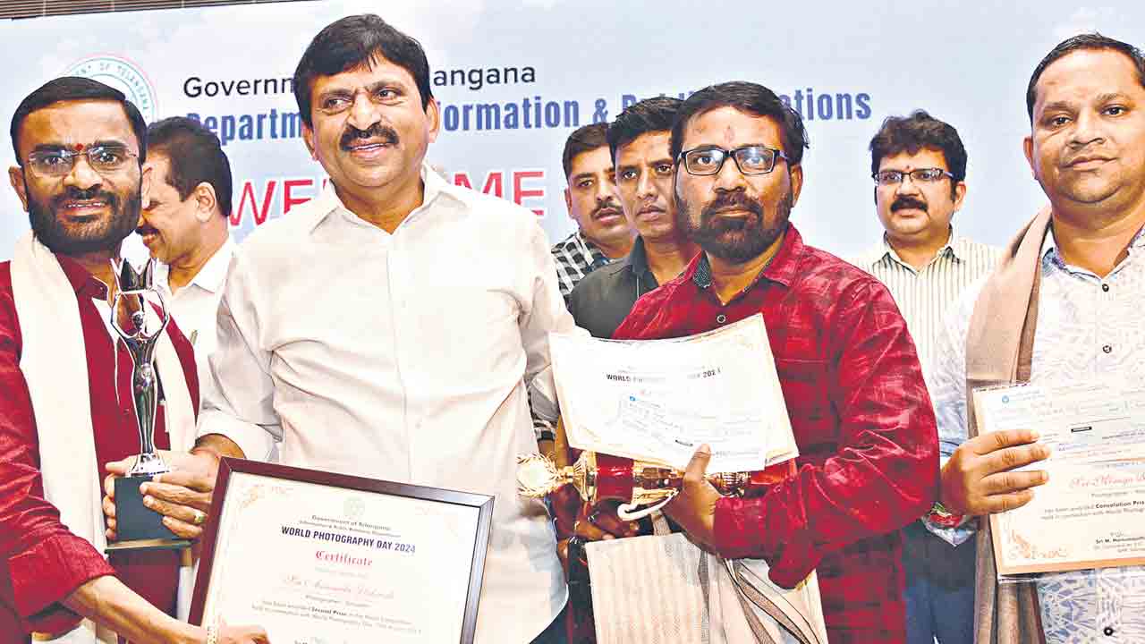 ఫొటోగ్రాఫర్ల సమస్యల పరిష్కారానికి కృషి