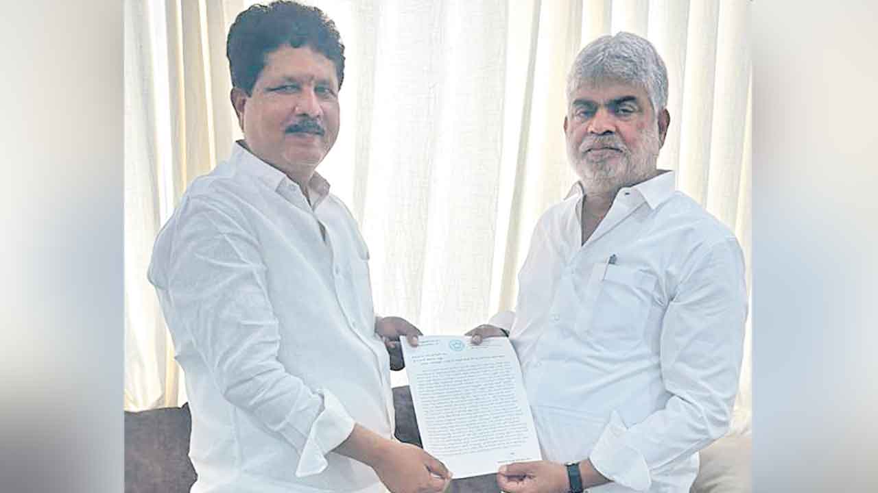 ప్రొటోకాల్‌ ఉల్లంఘనపై స్పీకర్‌కు ఫిర్యాదు