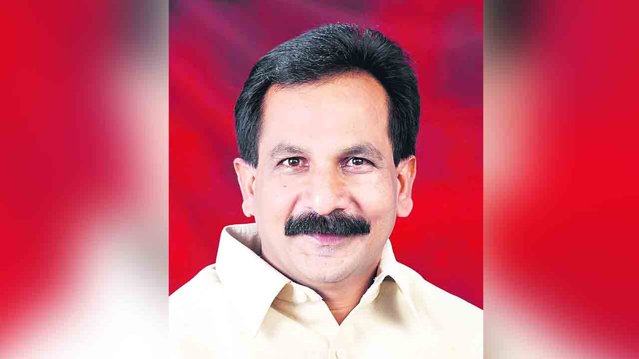 కుకలు, కోతులను నియంత్రించండి