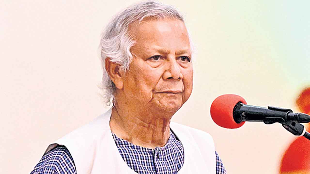 బంగ్లా ప్రభుత్వాధినేతగా యూనస్‌ ప్రమాణం