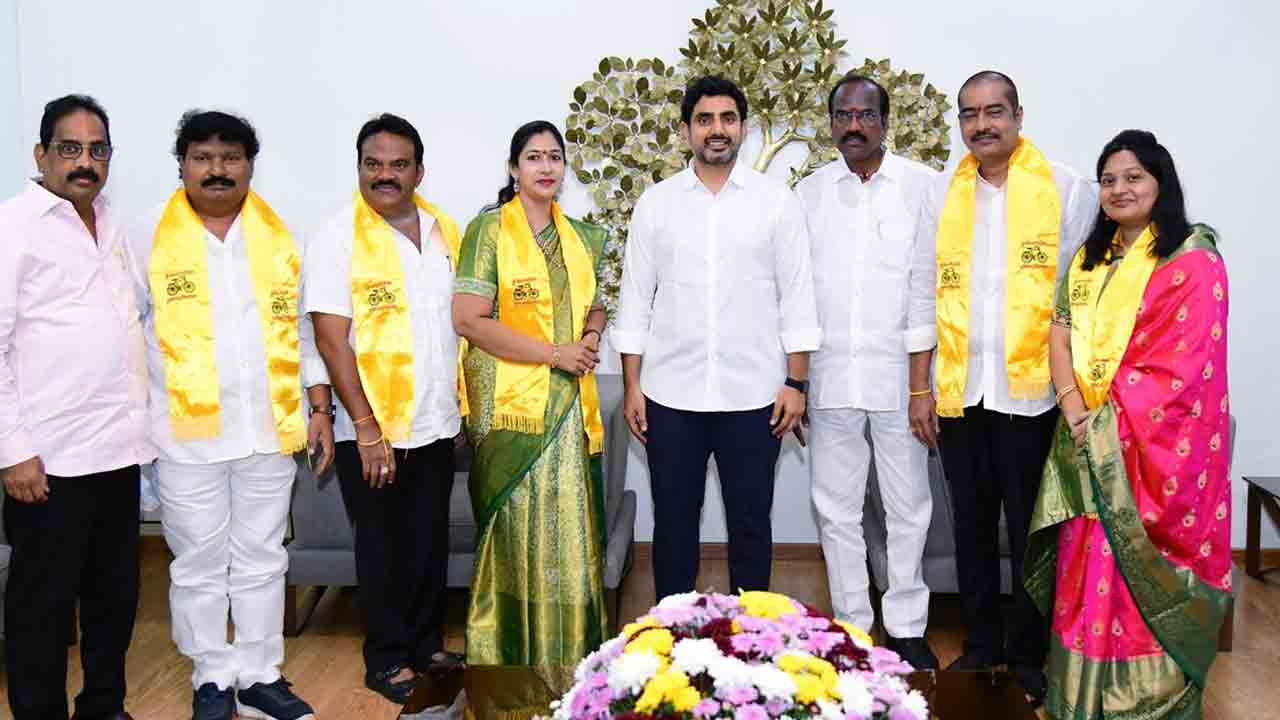 Eluru YCP Mayor | టీడీపీలో చేరిన ఏలూరు మేయర్‌ షేక్‌ నూర్జహాన్‌ దంపతులు