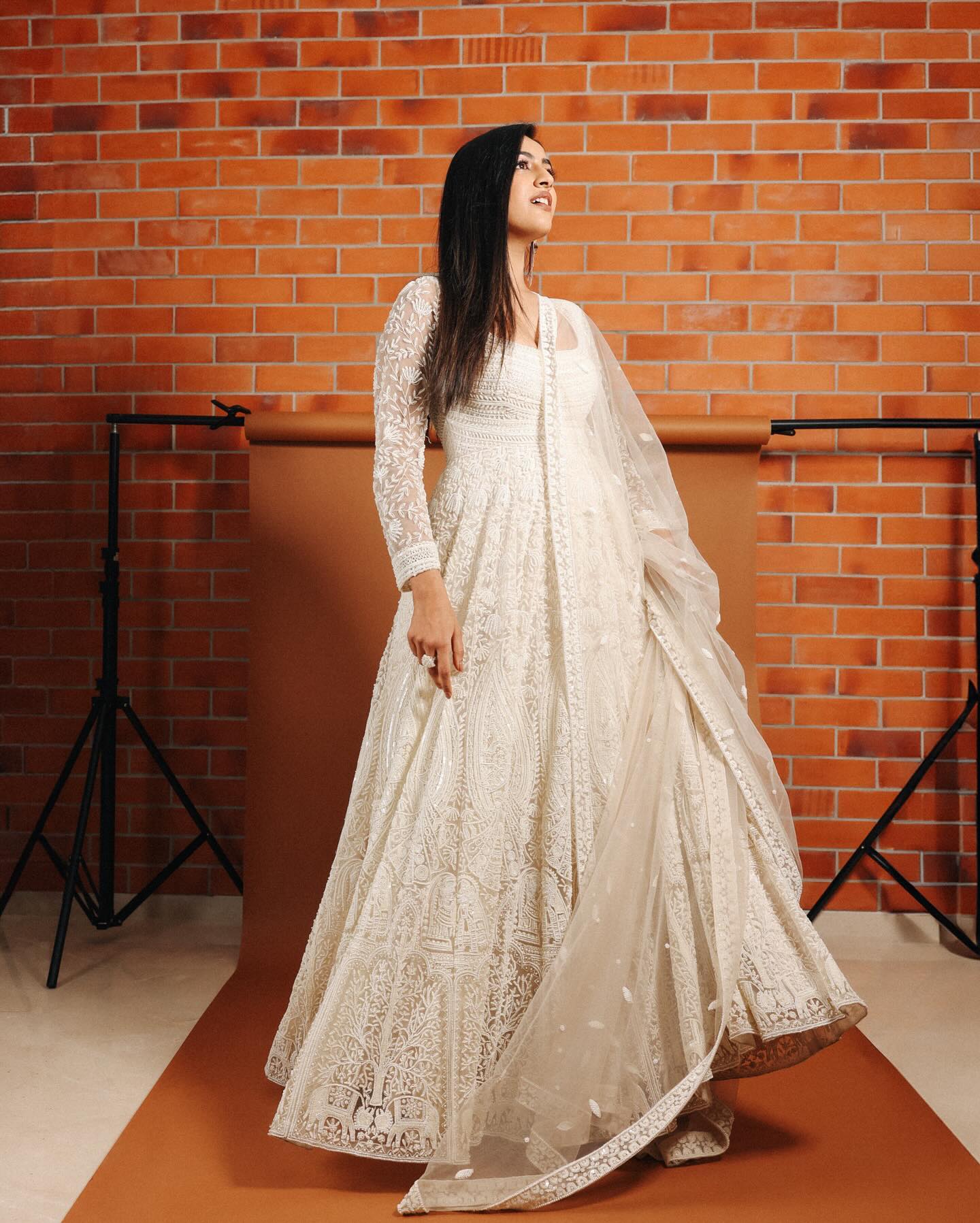 Niharika Konidela (17)