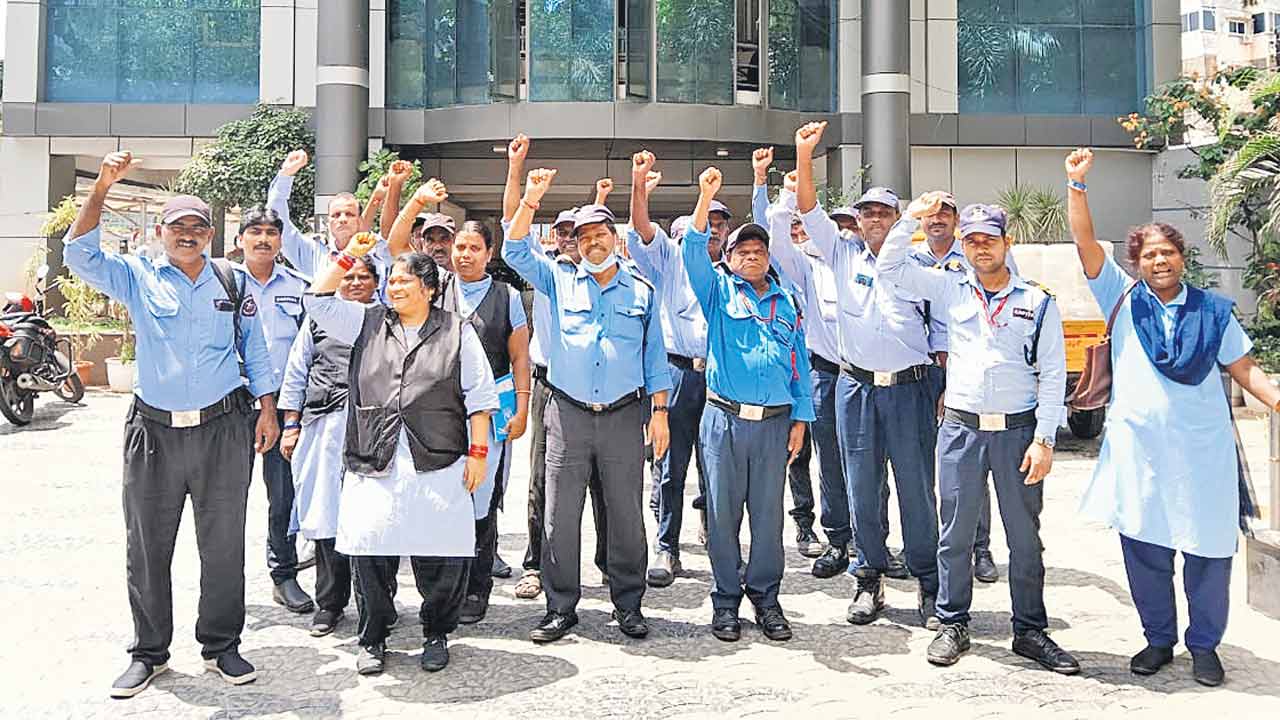 నిమ్స్‌లో సెక్యూరిటీ లేని జీవితాలు