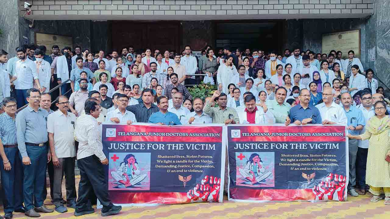 Boycott | విధులు బహిష్కరించిన డాక్టర్లు.. ప్రభుత్వ దవాఖానల్లో నిలిచిన ఓపీ సేవలు