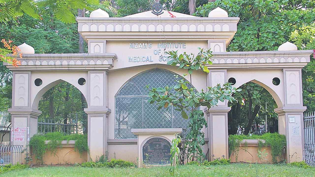 NIMS | కోలుకుంటున్న గురుకుల విద్యార్థి కార్తీక.. ప్రభుత్వ ఖర్చుతో నిమ్స్‌లో వైద్యం