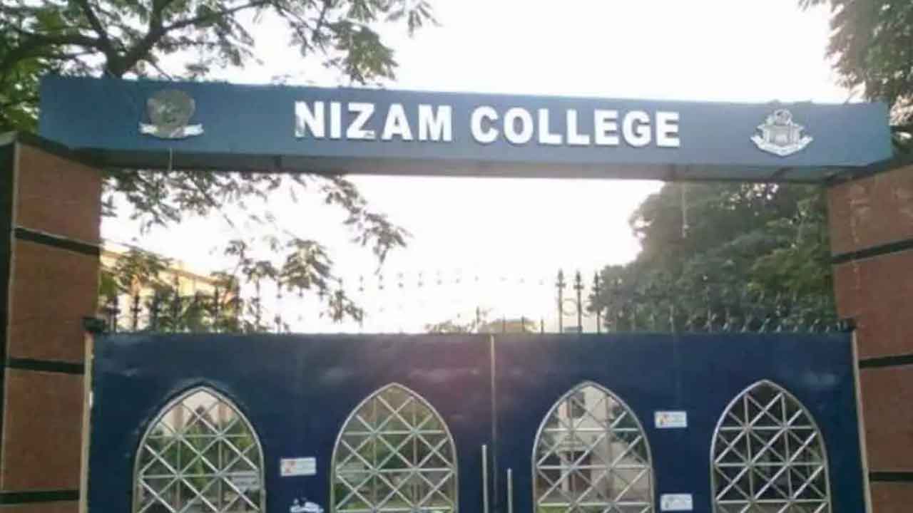 నిజాం గర్ల్స్‌హాస్టల్‌ను యూజీకే కేటాయించాలి